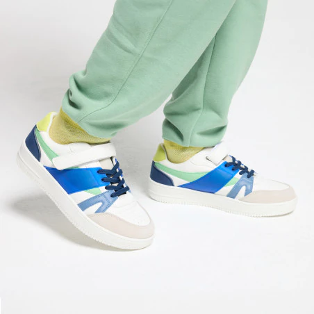 Boy's blue streetwear low-top trainers