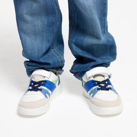 Boy's blue streetwear low-top trainers